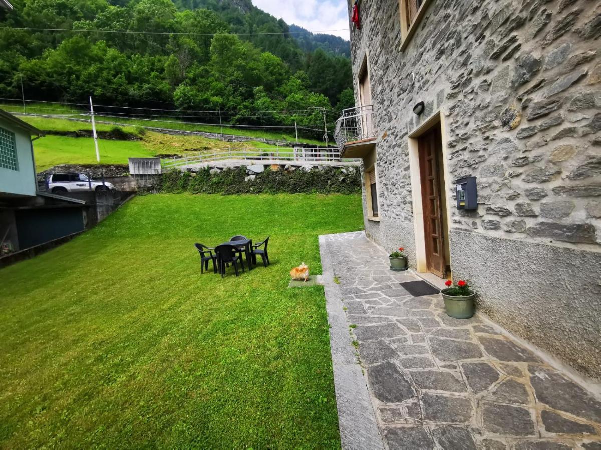 Appartamento S.Anna In Valmalenco Torre di Santa Maria Kültér fotó